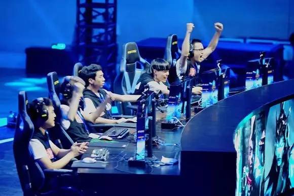 盘点DOTA2比赛中的那些名场面！